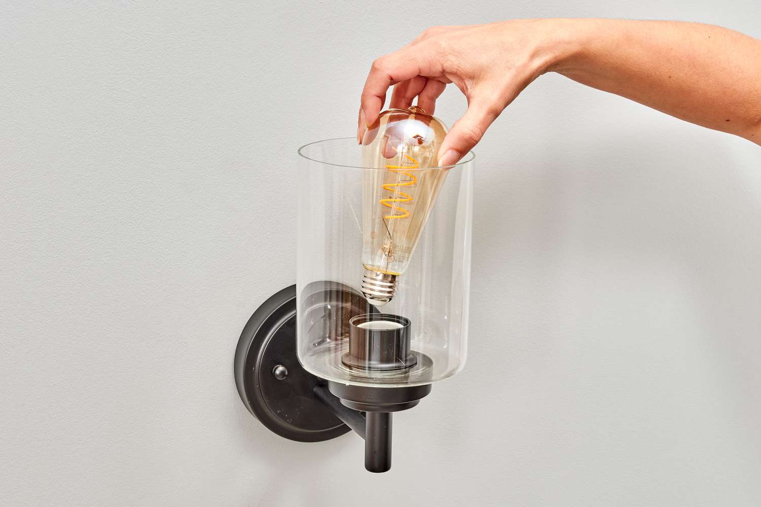 Light fixture replacement London - pendant light installation